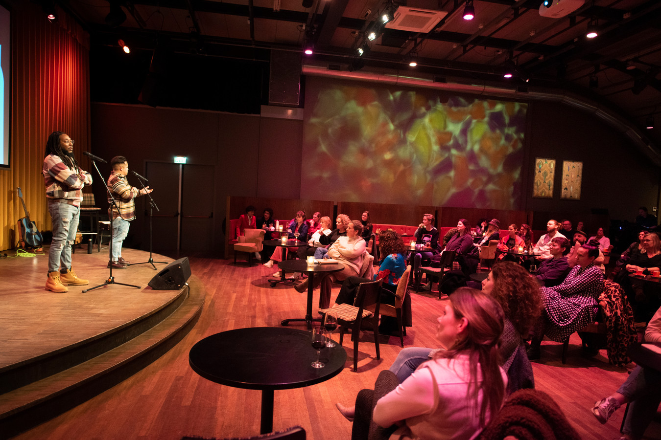 Spoken Word Hoeft Niet In Een Hokje Als Het Klinkt Dan Is Het Goed Foto AD nl