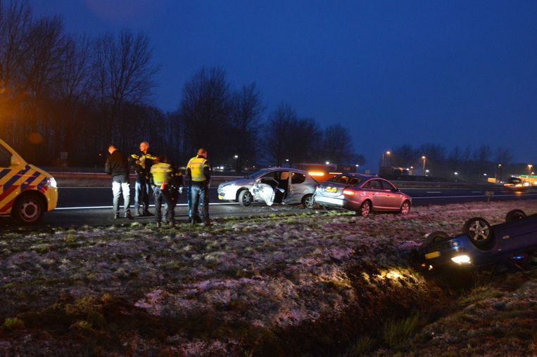 Noord Nederland Kreunt Onder Winterweer Code Rood Op De Weg Scholen Gesloten De Morgen