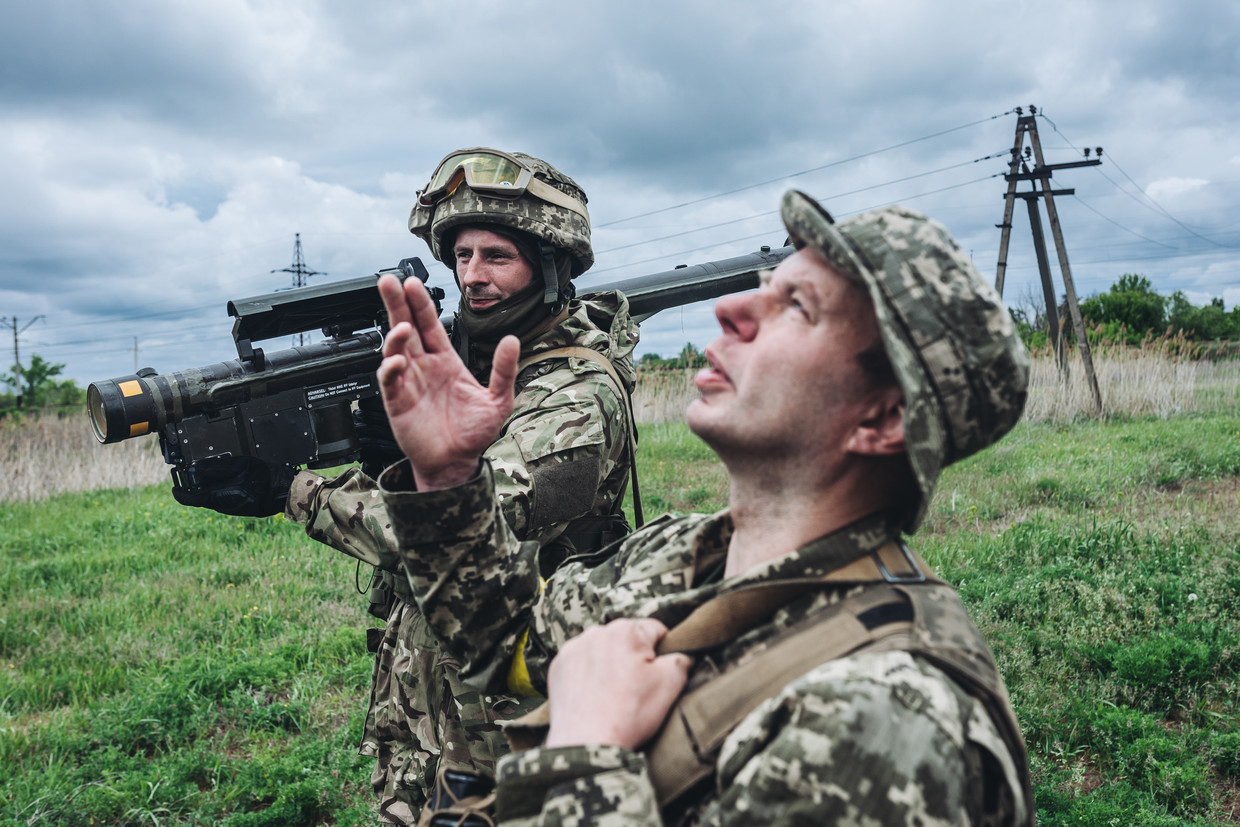 Oekraïense soldaten met modern luchtafweergeschut. ‘Ons leger is het sterkste in Europa.’ Beeld Anadolu Agency via Getty Images