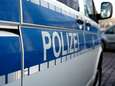 Vrachtwagen ramt politieauto aan Duits-Nederlandse grens: agente komt om, collega's zwaargewond