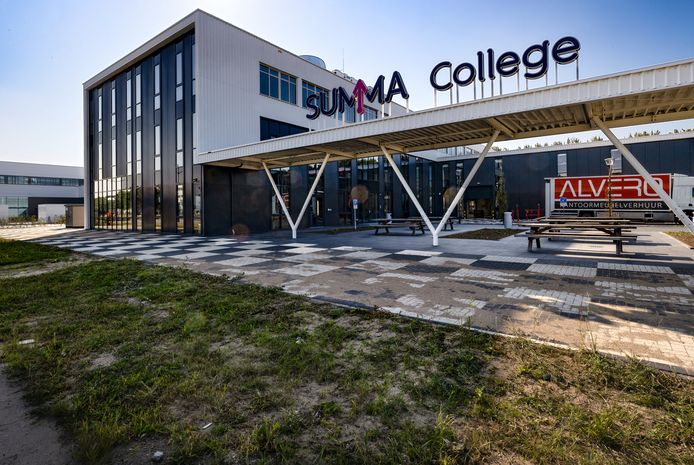 Het Summa College heeft sinds kort ook een vestiging in Helmond, Summa Automotive.