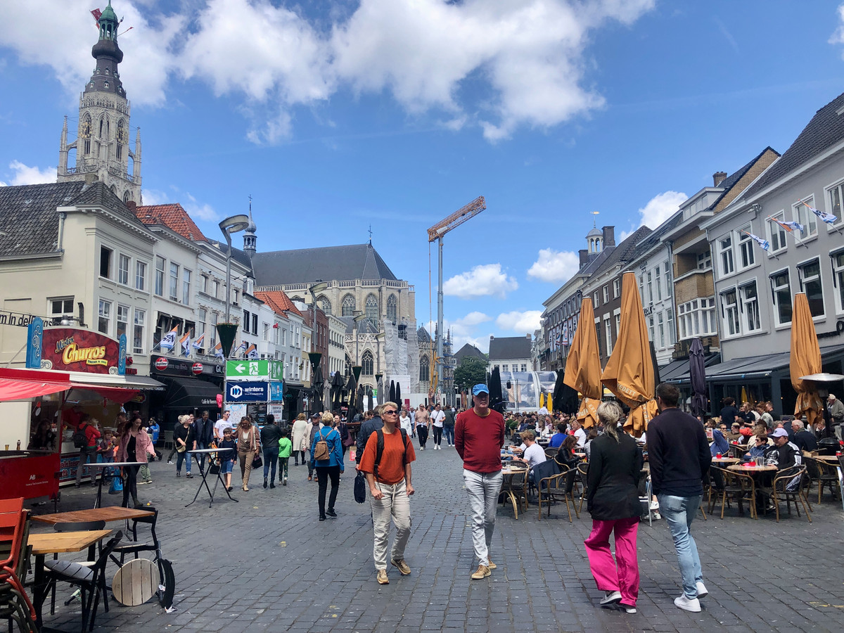 Breda bruist tijdens gezellig drukke vrijdagavond op tweede dag Breda Jazz  | Foto 