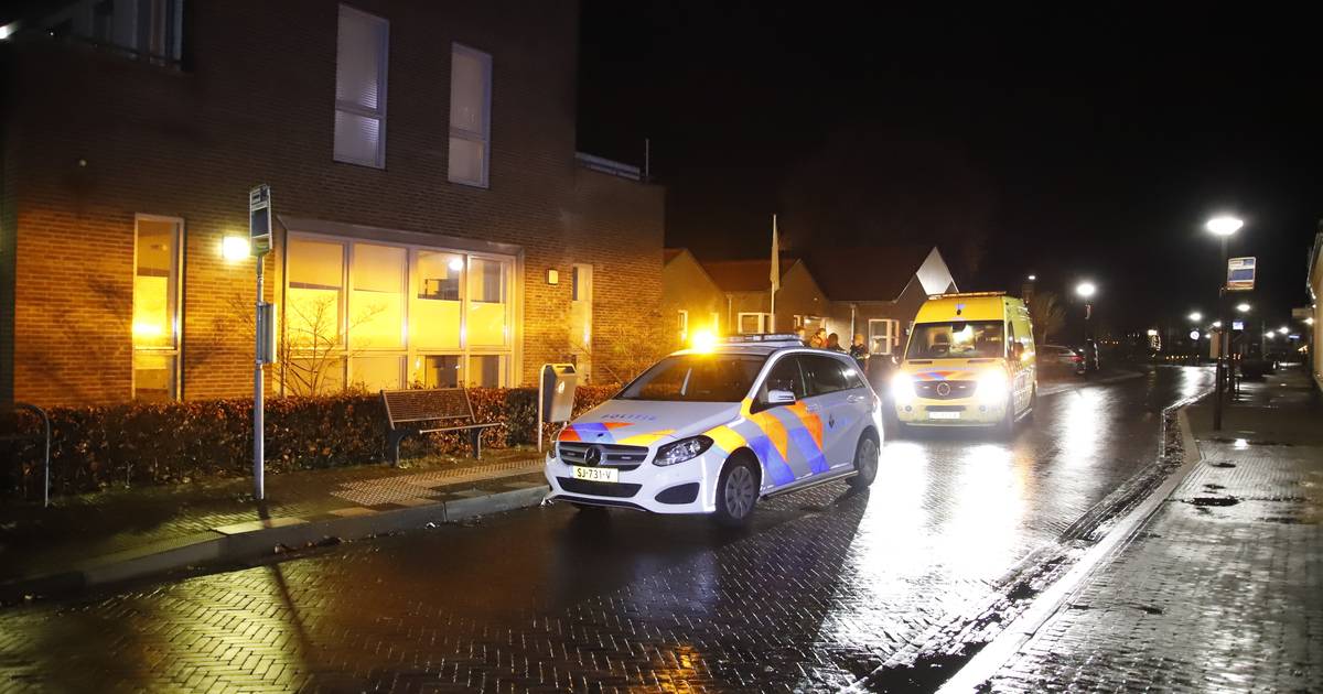 Man in Vierlingsbeek aangereden, auto rijdt door.