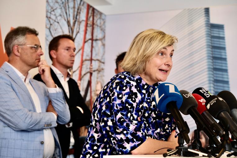 Vlaams minister en viceminister-president Hilde Crevits neemt de portefeuille Welzijn over van Wouter Beke, die ontslag nam. Beeld TIM DIRVEN