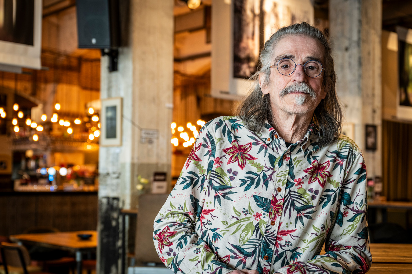 Joost (74) maakt bewust bewogen foto’s: ‘Schilderen met licht’ | Foto ...