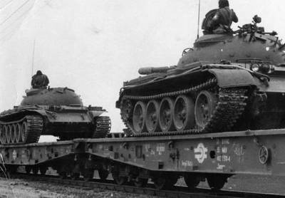 Russen halen nu zelfs tanks uit Tweede Wereldoorlog van onder stof om verliezen te compenseren