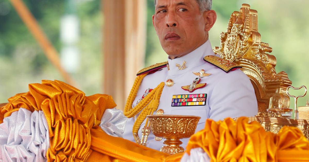 Een harem in Duitsland en amper 6 dagen in eigen land zo regeert