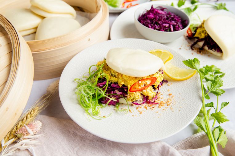 Bao buns met vegetarische rendang. Beeld 
