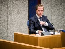 Nu de vaccinatiemolen op volle toeren draait, draait de opinie over Hugo de Jonge ook