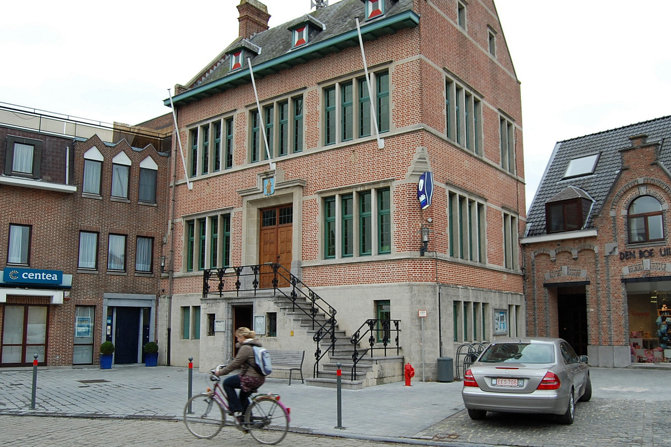 Voormalig gemeentehuis kopen? Vanaf 287.000 euro kan het van u zijn