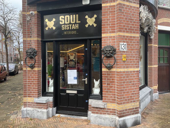 Soulsistah op de Frederik Hendriklaan.