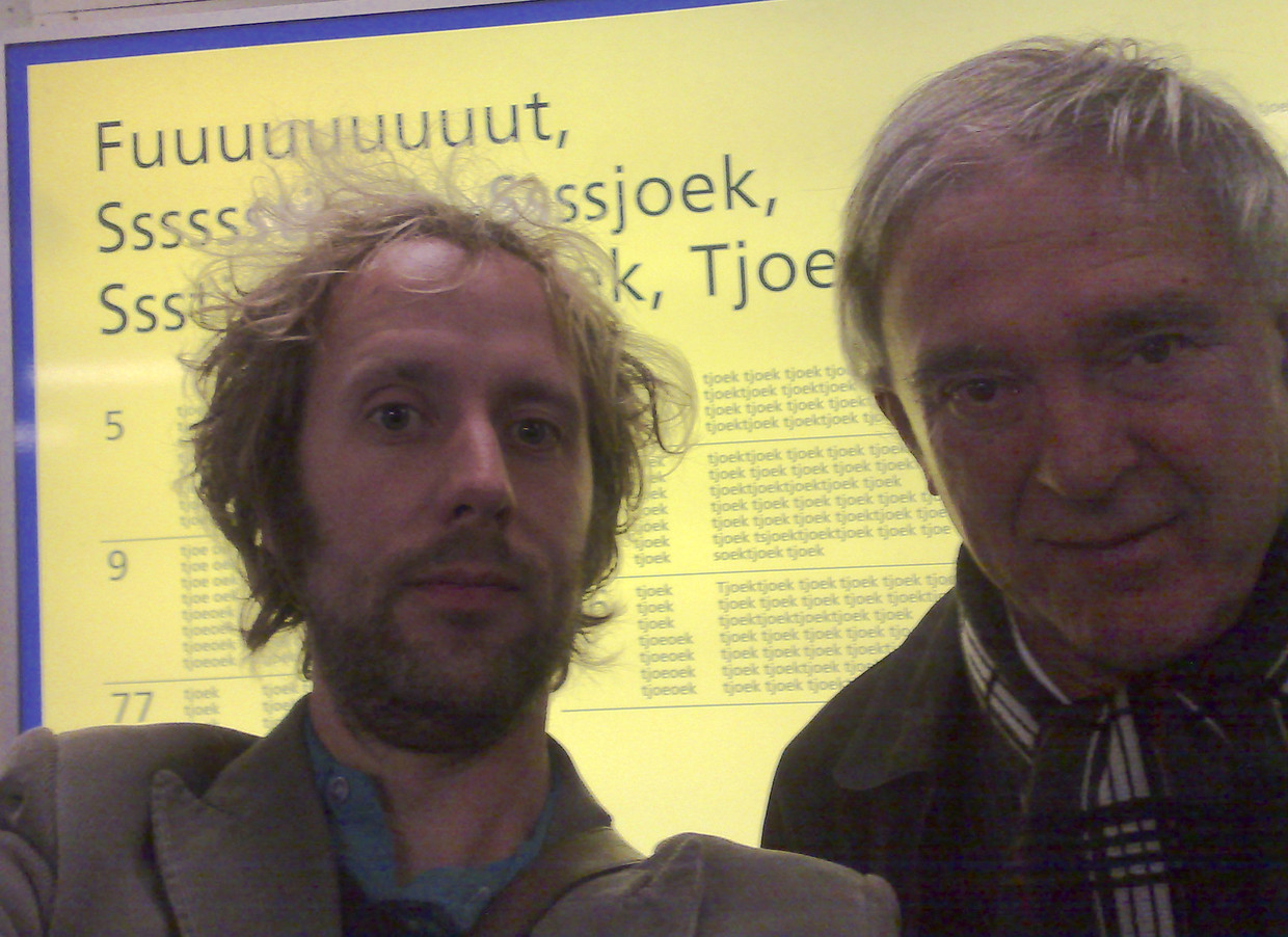 Ronald Snijders en K. Schippers op Amsterdam Centraal Station in 2009. Beeld    