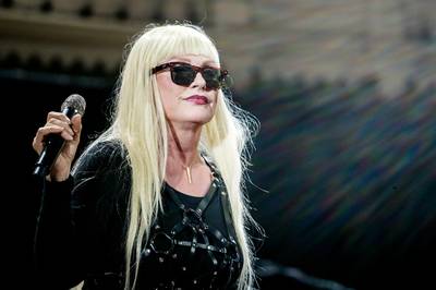 Blondie-zangeres onthult: ben vastgebonden en verkracht door inbreker