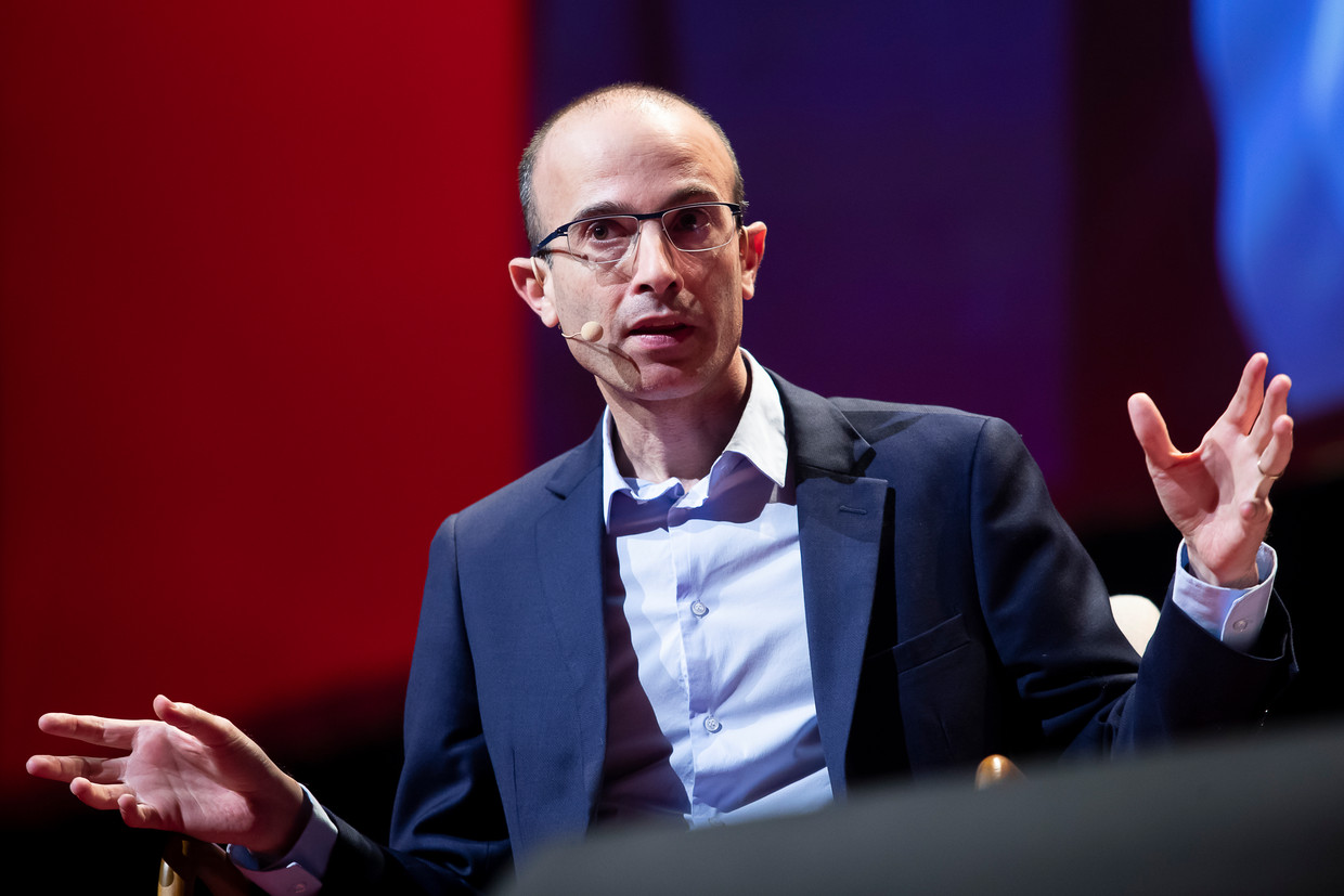 Israeli author, historian and professor Yuval Noah Harari pictured during a reading in Antwerp, Monday 27 January 2020. BELGA PHOTO KRISTOF VAN ACCOM Beeld BELGA