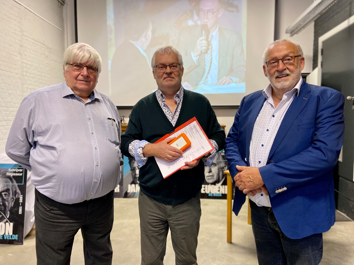 Gepensioneerd videoreporter schenkt archief van meer dan 400 filmpjes ...