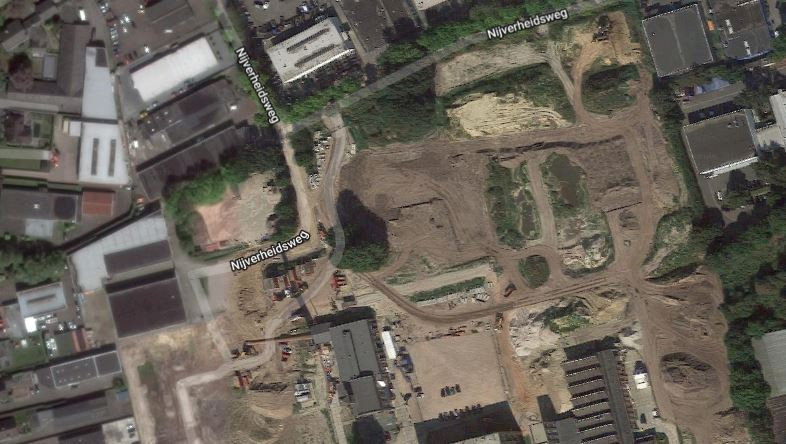 Aan de kant van de Nijverheidsweg wil Oisterwijk extra woningbouw op het KVL-terrein mogelijk maken.