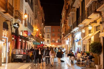 Minister ontketent rel door late eetcultuur in Spanje in vraag te stellen: “Verschil met de rest van Europa is waanzinnig”