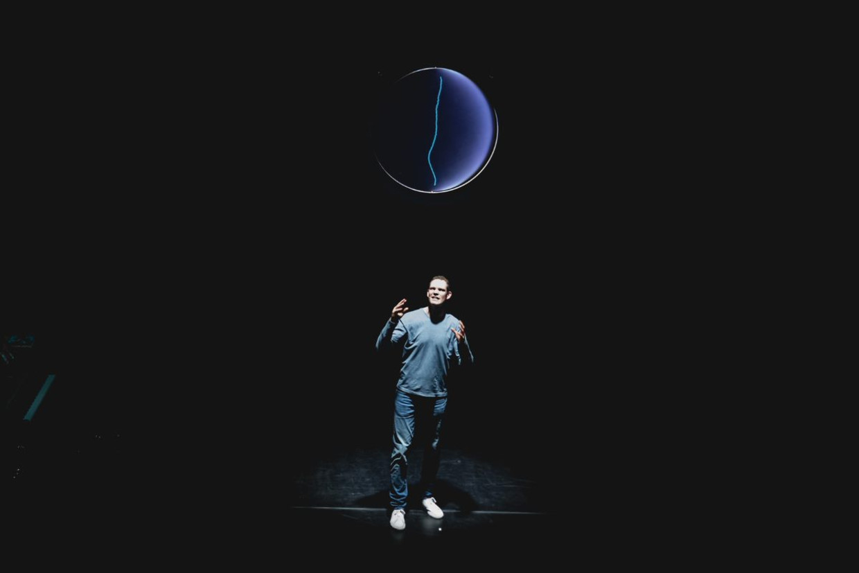 Tim Fransen dengan sempurna menyeimbangkan ide dan sejumlah besar kecerdasan