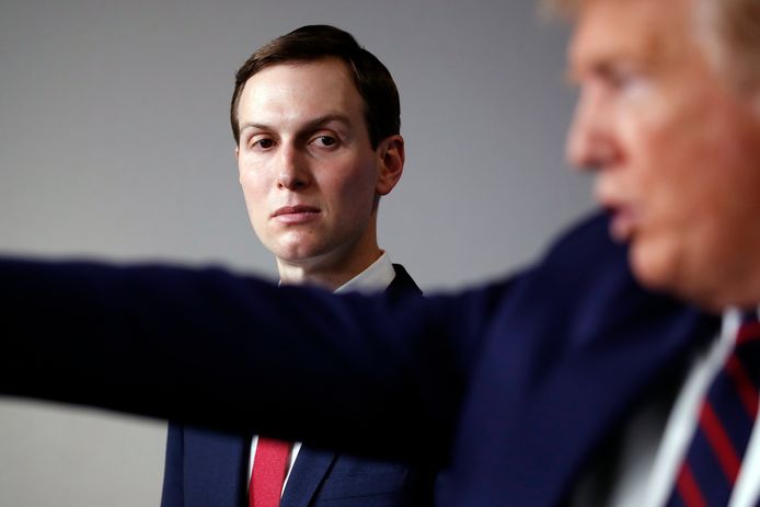 Jared Kushner (links) en oud-president Donald Trump op archiefbeeld uit 2020.