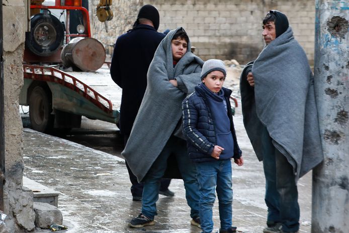 Syrische kinderen na de aardbeving in Aleppo.