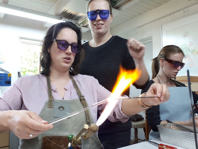 Professionele begeleiding bij het smelten van glas.