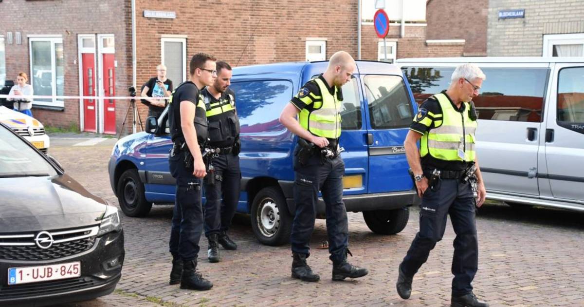 Fietser gewond naar ziekenhuis na aanrijding met automobilist in Groningen-Zuid.