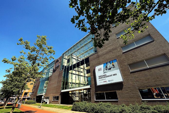 Associate degrees Academie vanaf Laan van Brabant in Roosendaal.
