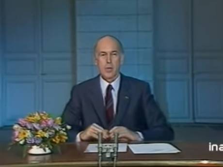 “Au revoir”: la séquence culte de Valéry Giscard d’Estaing