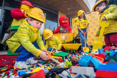 Eerste 30.000 LEGO-steentjes liggen er, nog 2.970.000 te gaan