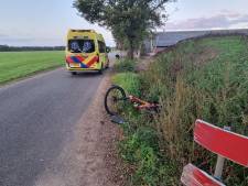 Fietser naar het ziekenhuis na ongeval met auto in Zelhem