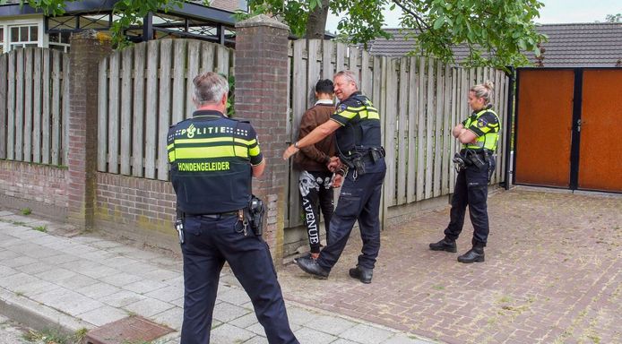 Getipt door collega's uit Limburg wist de politie van Deurne drie jonge overvallers te arresteren. Zij kozen bewust voor oudere, kwetsbare slachtoffers die stonden te pinnen.