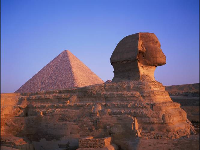 Experts: "Mogelijk nog twee geheime holtes in piramide van Cheops"