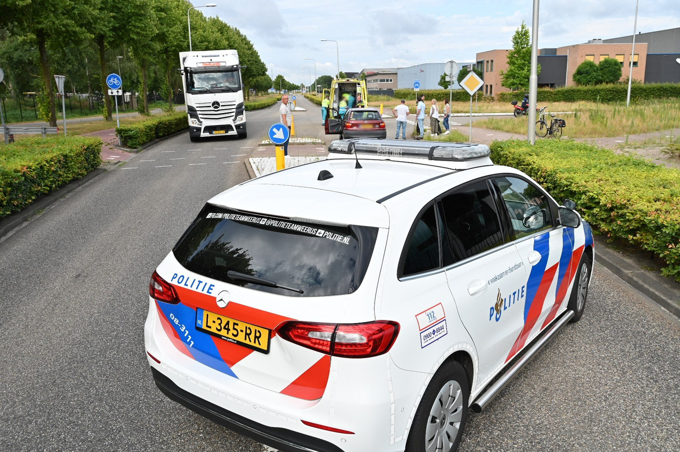 Fietser raakt gewond bij botsing met auto in EttenLeur Foto AD.nl
