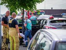 Vrouw raakt gewond bij botsing met geparkeerde auto in Eindhoven