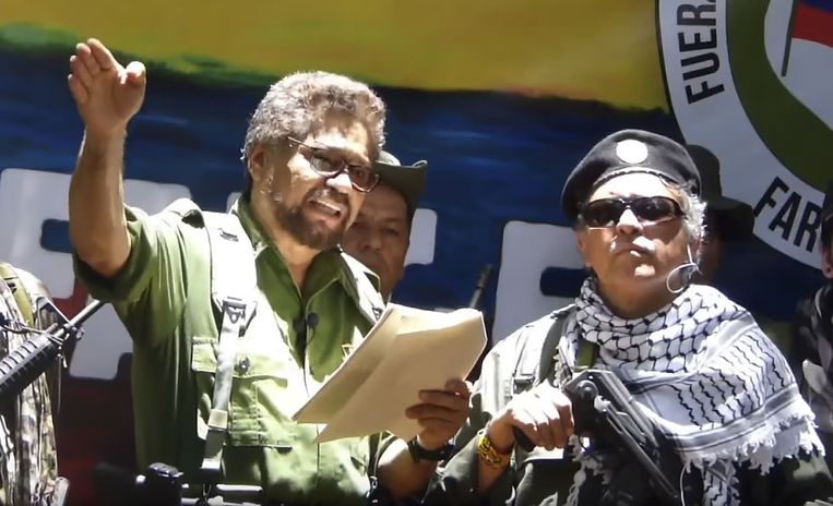 Iván Márquez leest zijn manifest voor in zijn videoboodschap van 29 augustus.  Beeld AFP