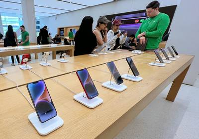 Apple ziet omzet dalen, inkomsten uit iPhone-verkoop wel omhoog