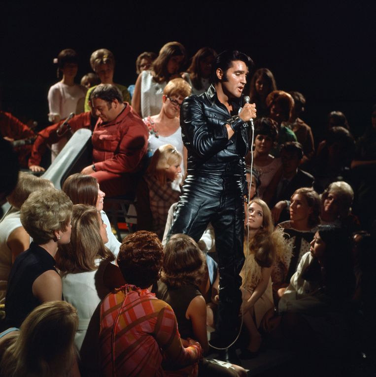 Elvis, in leder gehuld tijdens zijn ‘Comeback Special’ in 1968. Beeld NBCU Photo Bank/NBCUniversal via