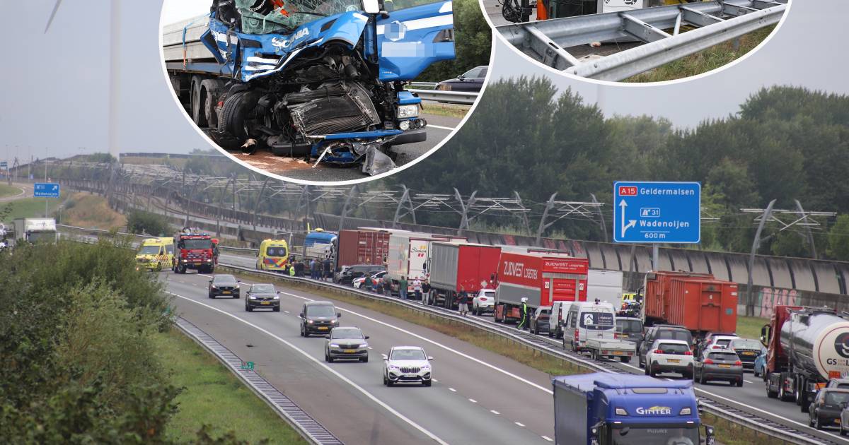 Ernstig ongeval met vrachtwagen op A15 bij Wadenoijen: linkerrijstrook afgesloten - AD