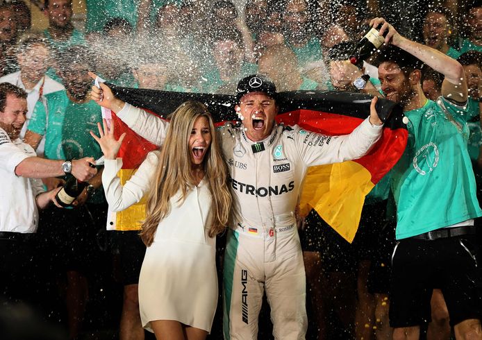 Nico Rosberg viert zijn wereldtitel.