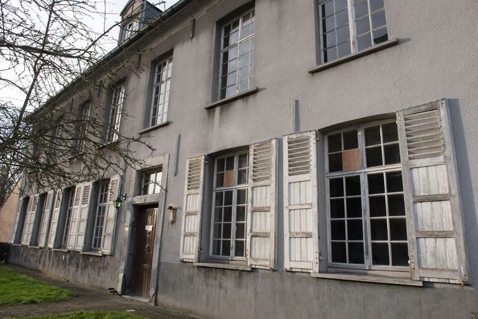 Na de restauratie wil de stad de voormalige pastoorswoning ter beschikking stellen van verenigingen.