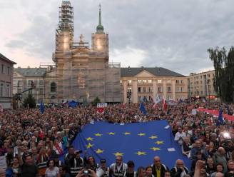 Polen buigt voor EU: ontslagen opperrechters mogen opnieuw aan de slag