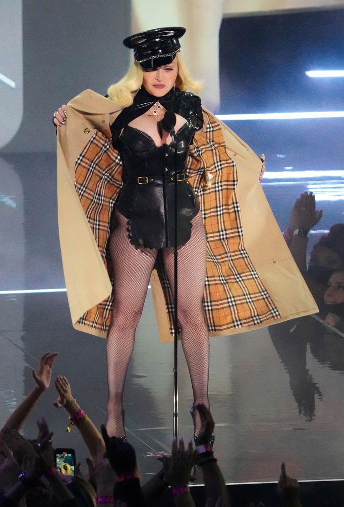Madonna verscheen plots op de VMA’s.