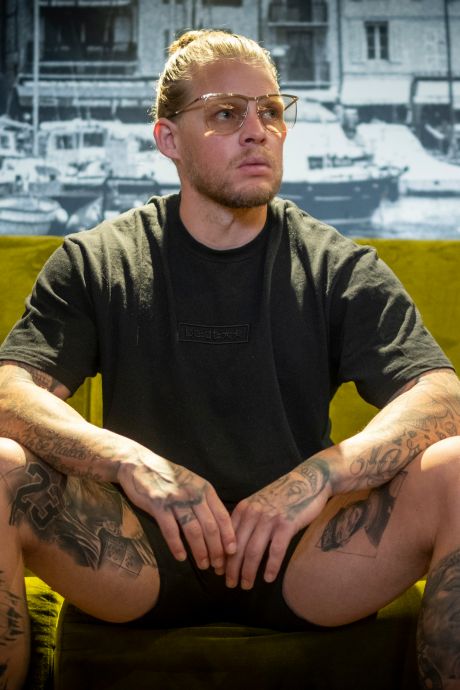 Dennis van der Wal slaat als FC Zwolle-speler een fan (net als Steven Berghuis): ‘Wát zei je daar?!’