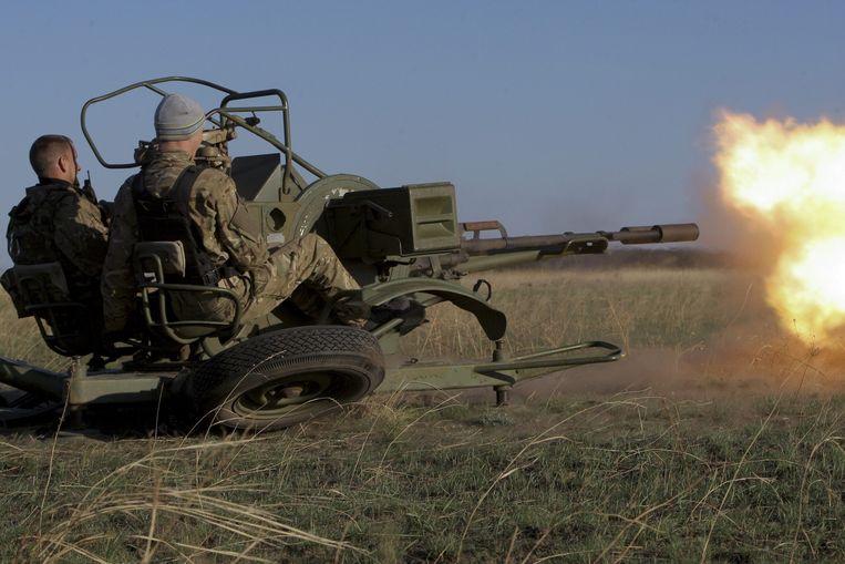 Oekraïense soldaten tijdens een oefening nabij de stad Marioepol. Beeld epa