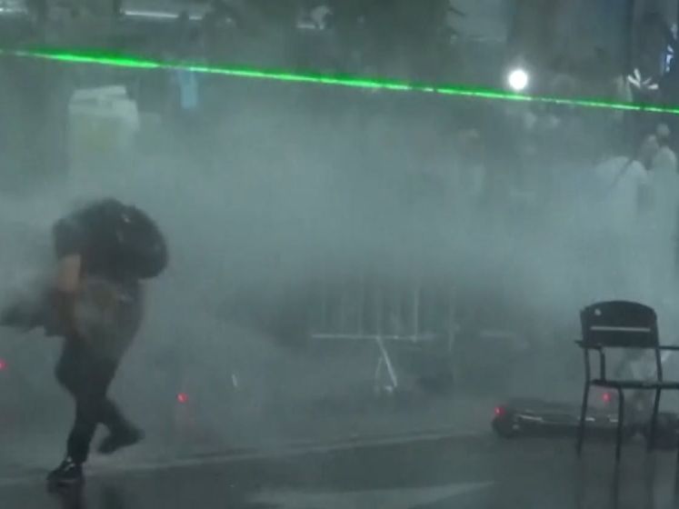 Traangas ingezet tijdens demonstraties tegen omstreden wet in Georgië