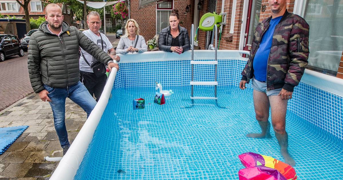 Ineenstorting vlotter auteur Na zwembadsoap vorig jaar waarschuwt Deventer: geen zwembaden (en  trampolines) op straat | Deventer | destentor.nl