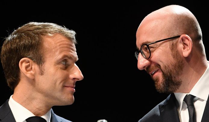 De Franse president Emmanuel Macron met premier Charles Michel.