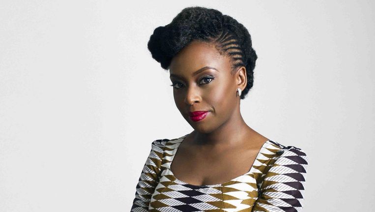 Chimamanda Ngozi Adichie: 'I think men are lovely, but I don't think that women should relate everything they do to men' Beeld Lakin Ogunbanwo