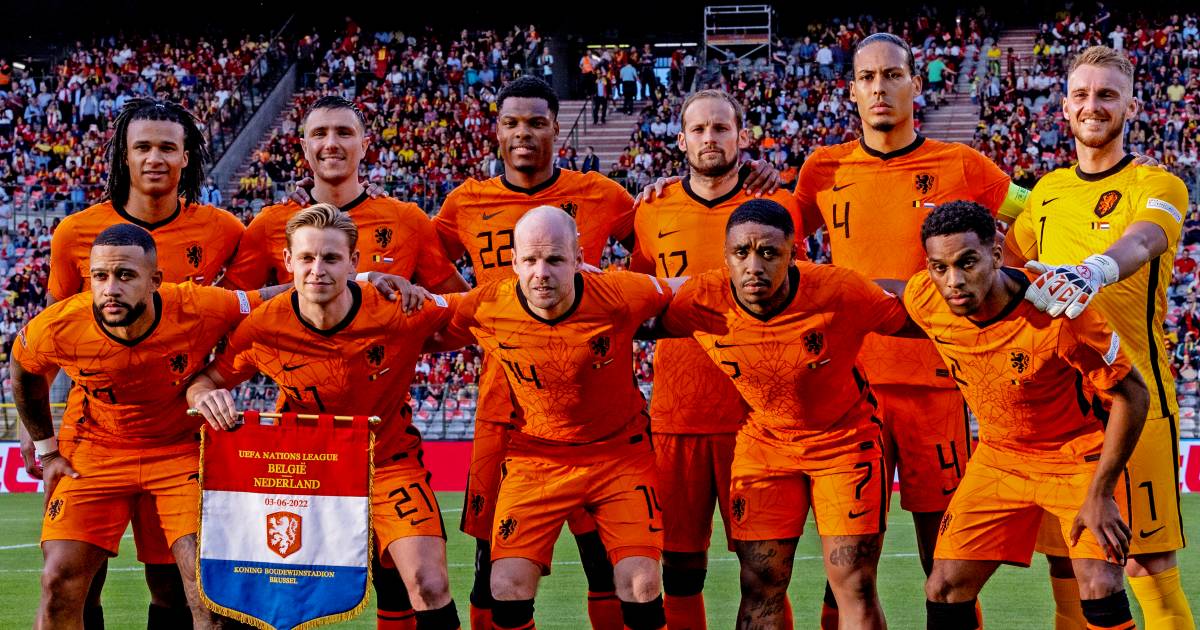 Spelers Oranje eren hun oude amateurclubs door dragen van shirt