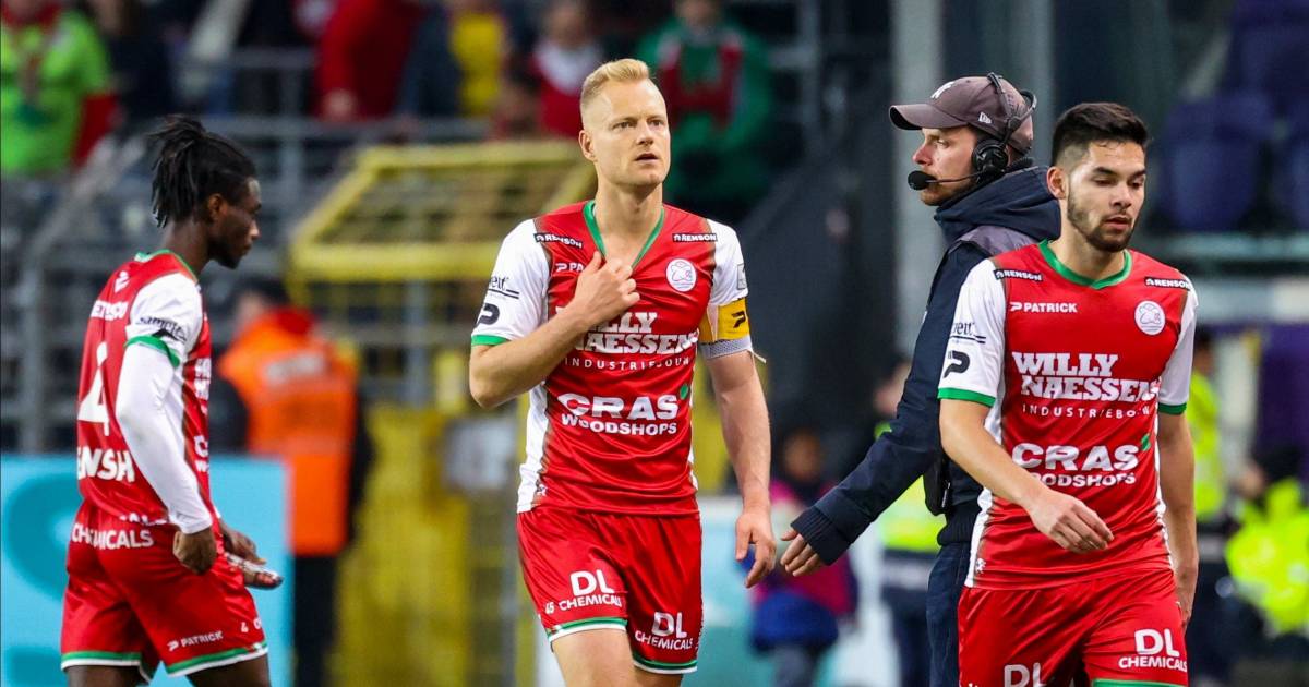 Deschacht Ziet 500ste Match Voorlopig In Rook Opgaan Operatie In Plaats Van Jubileum Belgisch Voetbal Hln Be